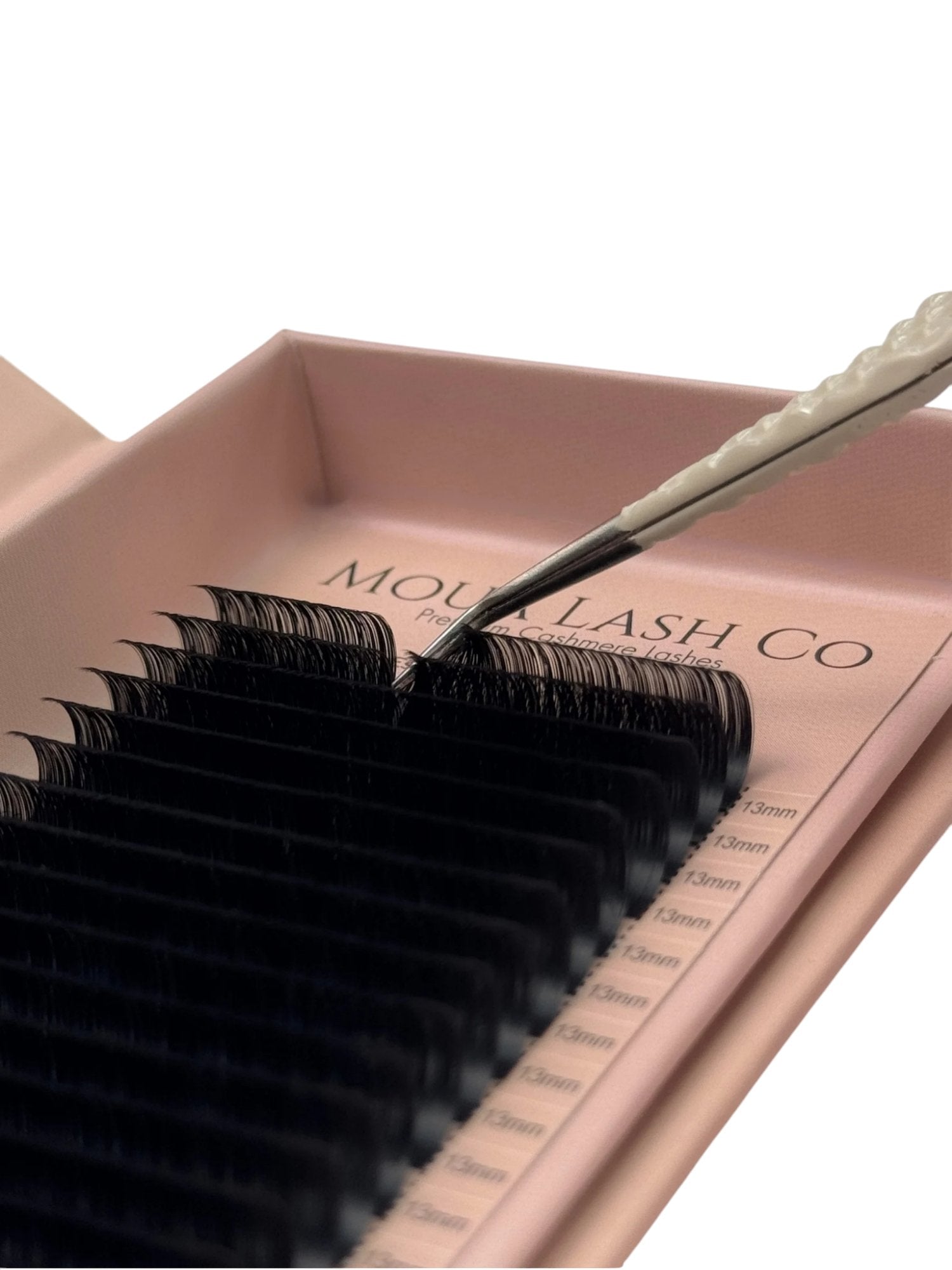 Abigail Lashes - Moua Lash Co